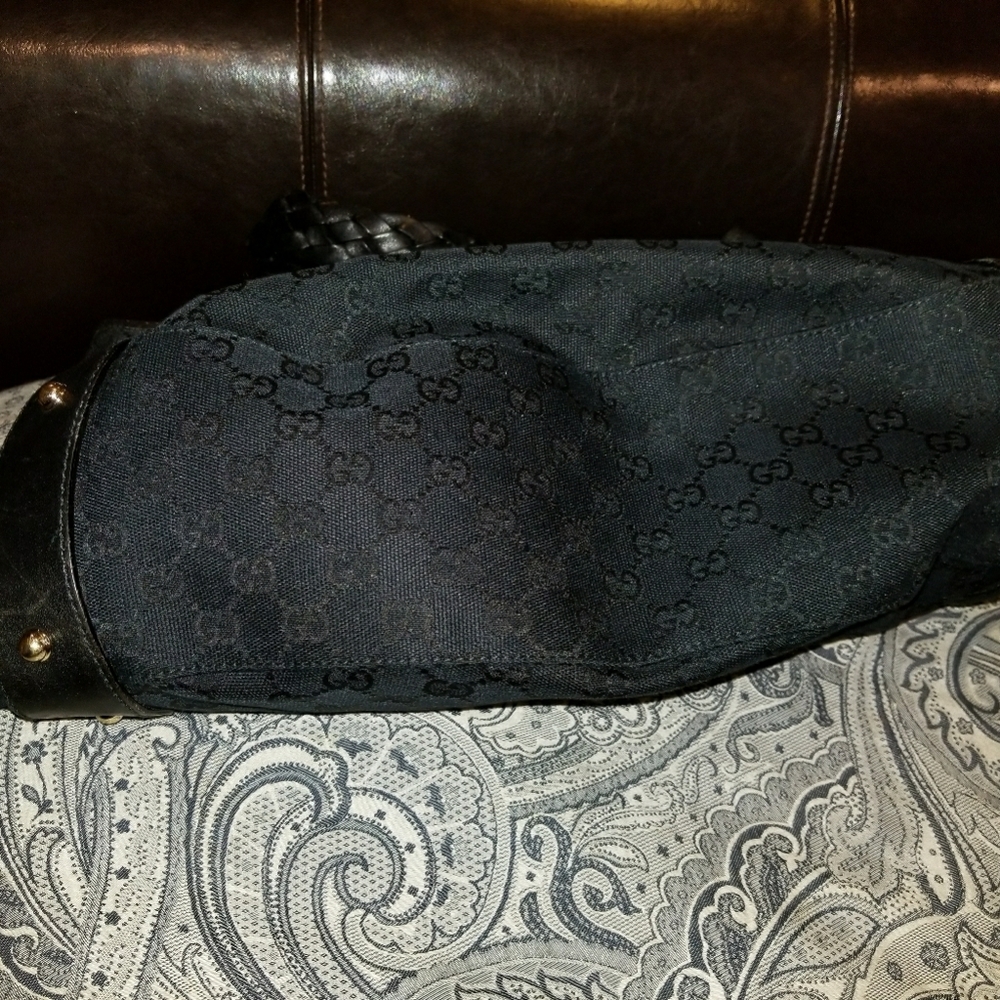 Authentic Gucci Pelham Shoulder Bag
